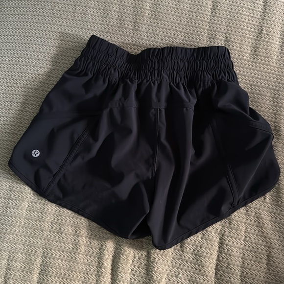 NWOT Lululemon Sz 4 black athletic shorts elastic waistband - Picture 4 of 6